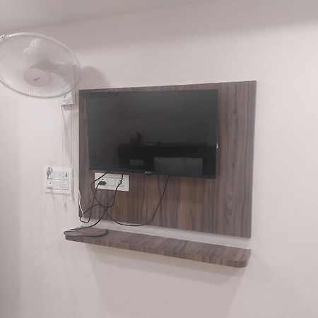Hotel Rovers Inn Amritsar Buitenkant foto