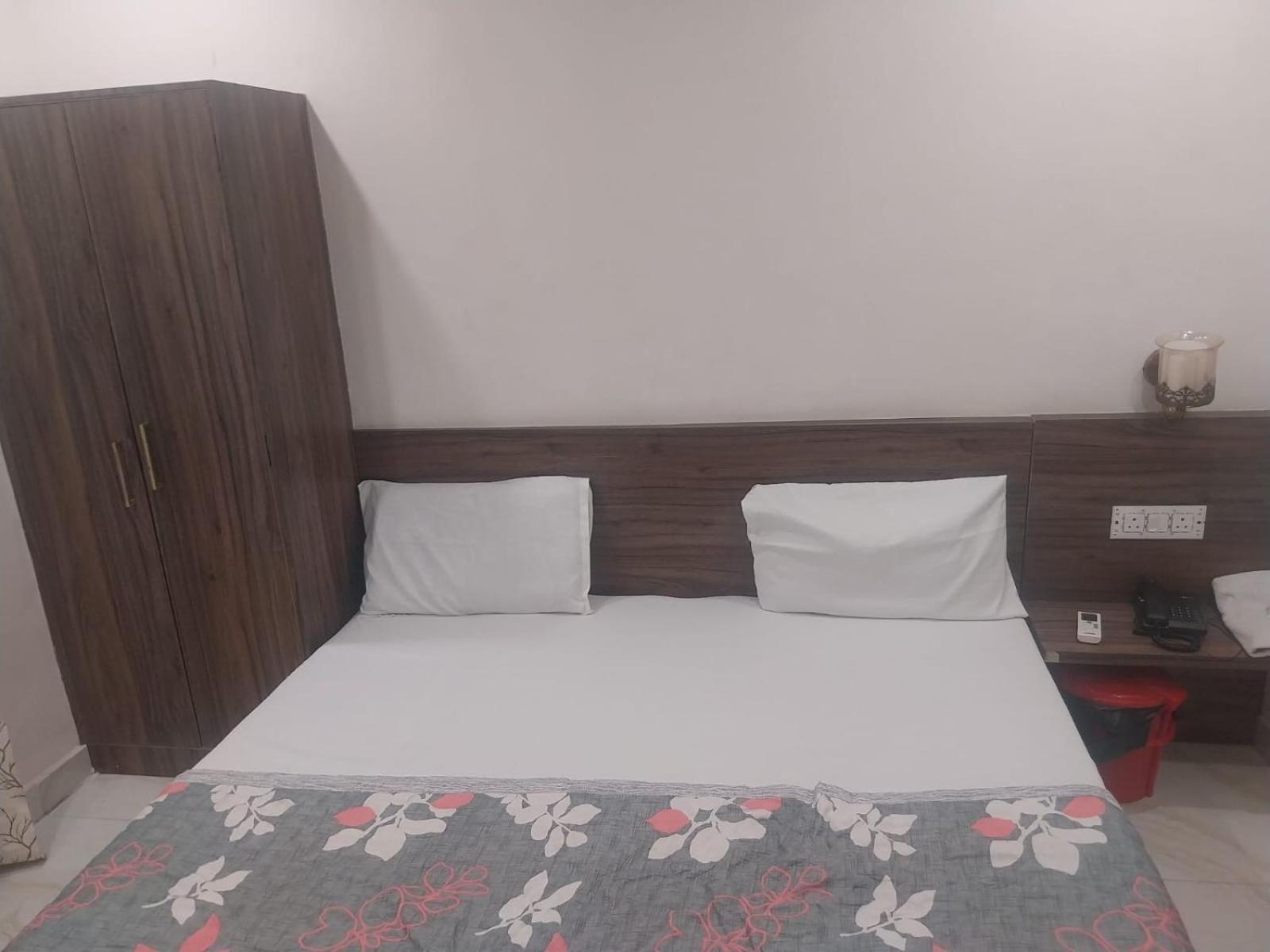 Hotel Rovers Inn Amritsar Kamer foto